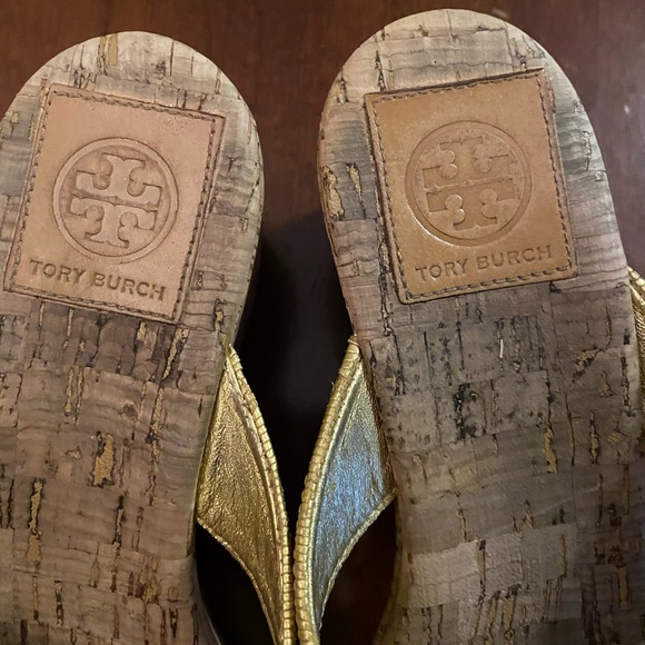 Tory Burch wedges are a size 8.5 - Picture 10 of 10